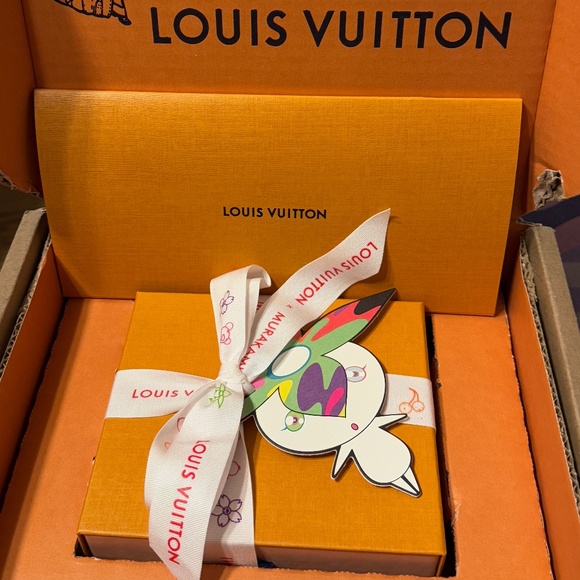 Louis Vuitton x Takashi Murakami Packaging: Ribbon, Tag, Paper Bag, Sticker Set - Picture 4 of 10
